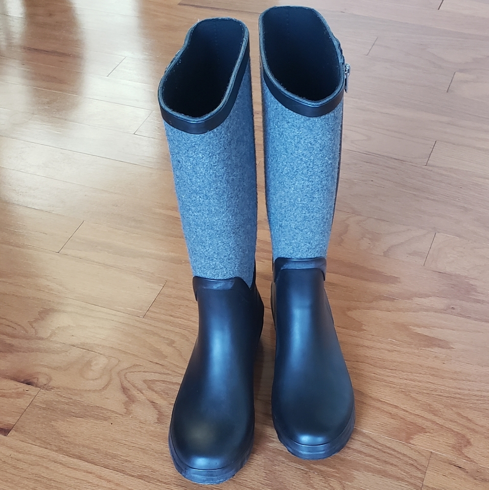 RAIN BOOTS Time and Tru